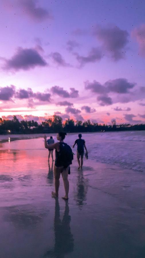 Beanbag Bintan Backpacker Vandrehjem Kangkakawal Eksteriør billede